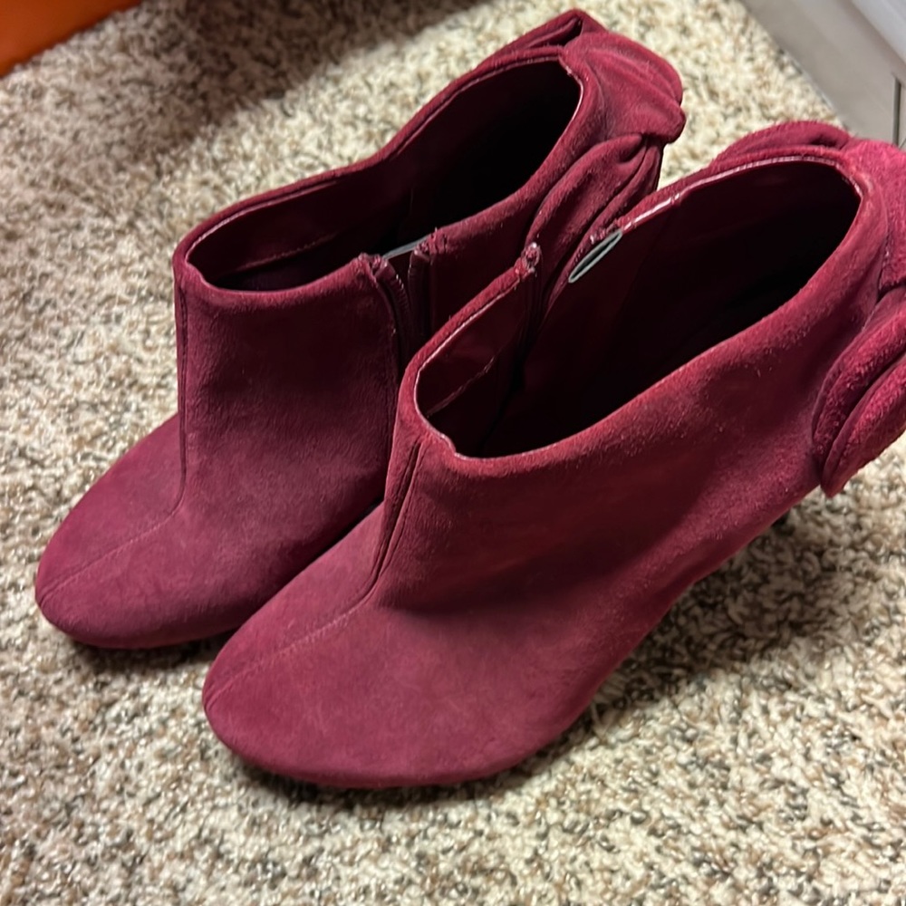 NWOB Carlos Santana Booties Sz 7.5